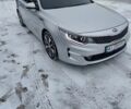 Серый Киа K5, объемом двигателя 1.7 л и пробегом 181 тыс. км за 15500 $, фото 2 на Automoto.ua