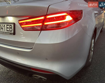 Серый Киа K5, объемом двигателя 2 л и пробегом 200 тыс. км за 11300 $, фото 14 на Automoto.ua