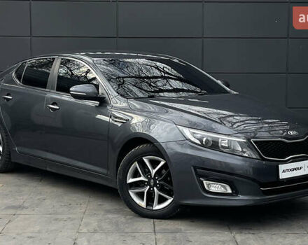 Серый Киа K5, объемом двигателя 2 л и пробегом 197 тыс. км за 11000 $, фото 8 на Automoto.ua