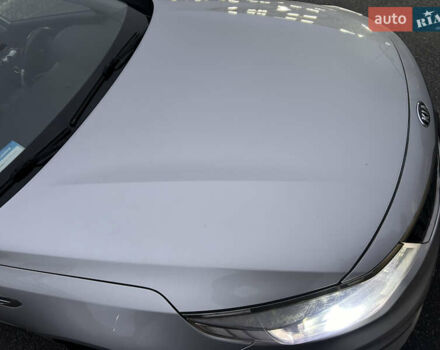 Серый Киа K5, объемом двигателя 2 л и пробегом 200 тыс. км за 11300 $, фото 9 на Automoto.ua