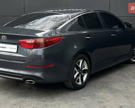 Серый Киа K5, объемом двигателя 2 л и пробегом 197 тыс. км за 11000 $, фото 13 на Automoto.ua