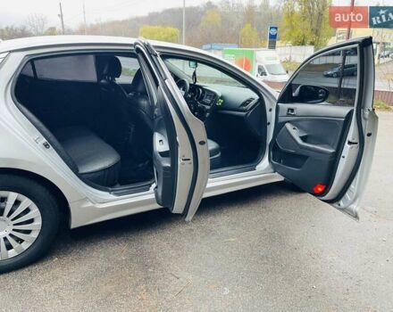 Сірий Кіа K5, об'ємом двигуна 2 л та пробігом 299 тис. км за 6700 $, фото 11 на Automoto.ua