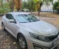 Серый Киа K5, объемом двигателя 2 л и пробегом 207 тыс. км за 8500 $, фото 4 на Automoto.ua