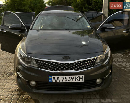 Серый Киа K5, объемом двигателя 2 л и пробегом 260 тыс. км за 11900 $, фото 2 на Automoto.ua