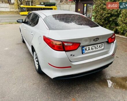 Сірий Кіа K5, об'ємом двигуна 2 л та пробігом 299 тис. км за 6700 $, фото 5 на Automoto.ua