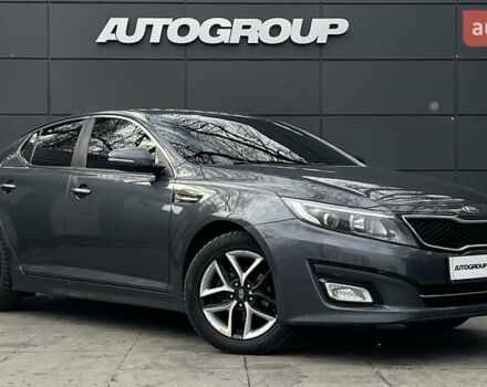 Серый Киа K5, объемом двигателя 2 л и пробегом 197 тыс. км за 11000 $, фото 2 на Automoto.ua