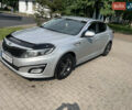 Серый Киа K5, объемом двигателя 2 л и пробегом 236 тыс. км за 10500 $, фото 1 на Automoto.ua