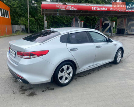 Серый Киа K5, объемом двигателя 2 л и пробегом 338 тыс. км за 12000 $, фото 3 на Automoto.ua