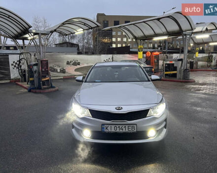 Серый Киа K5, объемом двигателя 2 л и пробегом 200 тыс. км за 11300 $, фото 1 на Automoto.ua