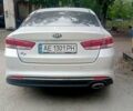 Серый Киа K5, объемом двигателя 2 л и пробегом 190 тыс. км за 12500 $, фото 8 на Automoto.ua
