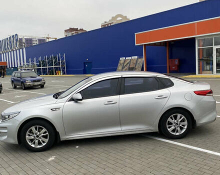 Серый Киа K5, объемом двигателя 2 л и пробегом 350 тыс. км за 10300 $, фото 1 на Automoto.ua