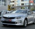 Серый Киа K5, объемом двигателя 2 л и пробегом 378 тыс. км за 9790 $, фото 1 на Automoto.ua