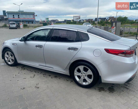 Серый Киа K5, объемом двигателя 2 л и пробегом 338 тыс. км за 12000 $, фото 5 на Automoto.ua