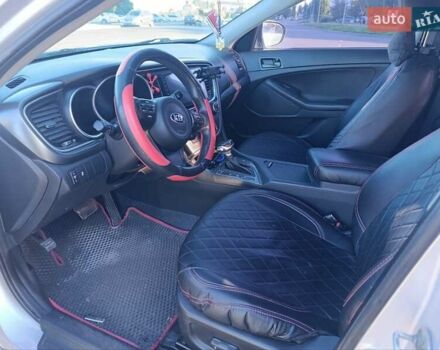 Серый Киа K5, объемом двигателя 2 л и пробегом 237 тыс. км за 9900 $, фото 2 на Automoto.ua