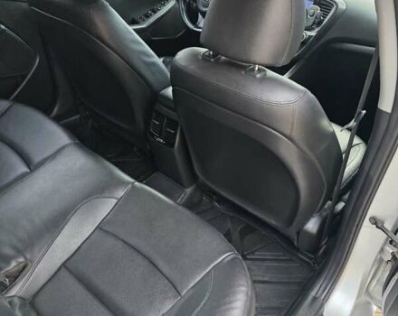 Серый Киа K5, объемом двигателя 2 л и пробегом 281 тыс. км за 8000 $, фото 5 на Automoto.ua