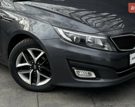 Серый Киа K5, объемом двигателя 2 л и пробегом 197 тыс. км за 11000 $, фото 9 на Automoto.ua
