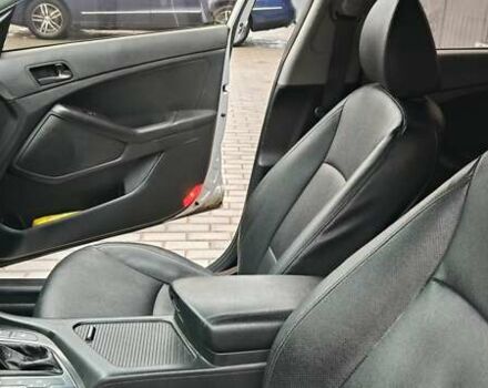 Серый Киа K5, объемом двигателя 2 л и пробегом 270 тыс. км за 8800 $, фото 10 на Automoto.ua