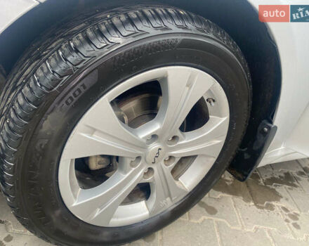 Серый Киа K5, объемом двигателя 2 л и пробегом 338 тыс. км за 12000 $, фото 15 на Automoto.ua