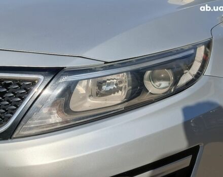Серый Киа K5, объемом двигателя 2 л и пробегом 365 тыс. км за 7490 $, фото 2 на Automoto.ua