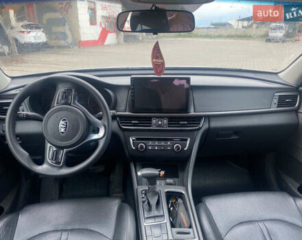Серый Киа K5, объемом двигателя 2 л и пробегом 338 тыс. км за 12000 $, фото 9 на Automoto.ua