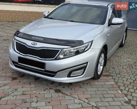 Серый Киа K5, объемом двигателя 2 л и пробегом 281 тыс. км за 8000 $, фото 2 на Automoto.ua