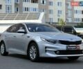 Серый Киа K5, объемом двигателя 2 л и пробегом 378 тыс. км за 9790 $, фото 3 на Automoto.ua