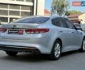 Серый Киа K5, объемом двигателя 2 л и пробегом 378 тыс. км за 9790 $, фото 4 на Automoto.ua