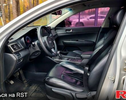Сірий Кіа K5, об'ємом двигуна 2 л та пробігом 314 тис. км за 9499 $, фото 4 на Automoto.ua