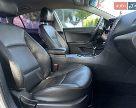 Серый Киа K5, объемом двигателя 2 л и пробегом 232 тыс. км за 10200 $, фото 44 на Automoto.ua
