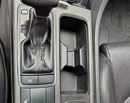 Серый Киа K5, объемом двигателя 2 л и пробегом 314 тыс. км за 10000 $, фото 10 на Automoto.ua