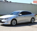 Серый Киа K5, объемом двигателя 2 л и пробегом 158 тыс. км за 14799 $, фото 2 на Automoto.ua