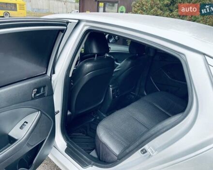 Сірий Кіа K5, об'ємом двигуна 2 л та пробігом 299 тис. км за 6700 $, фото 6 на Automoto.ua