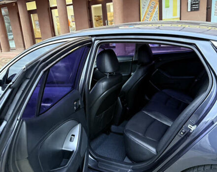 Серый Киа K5, объемом двигателя 2 л и пробегом 240 тыс. км за 11400 $, фото 10 на Automoto.ua