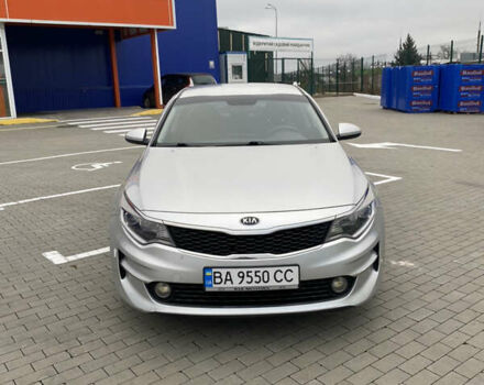 Серый Киа K5, объемом двигателя 2 л и пробегом 350 тыс. км за 10300 $, фото 2 на Automoto.ua