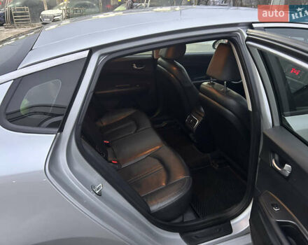 Серый Киа K5, объемом двигателя 2 л и пробегом 200 тыс. км за 11300 $, фото 22 на Automoto.ua