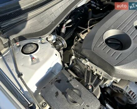 Сірий Кіа K5, об'ємом двигуна 2 л та пробігом 106 тис. км за 13300 $, фото 13 на Automoto.ua