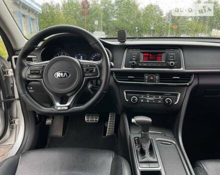 Серый Киа K5, объемом двигателя 2 л и пробегом 210 тыс. км за 9999 $, фото 13 на Automoto.ua