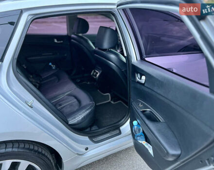Сірий Кіа K5, об'ємом двигуна 2 л та пробігом 360 тис. км за 14200 $, фото 18 на Automoto.ua