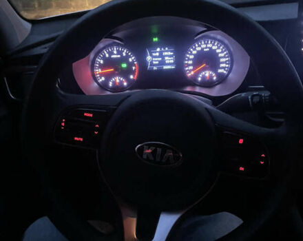 Сірий Кіа K5, об'ємом двигуна 2 л та пробігом 350 тис. км за 11200 $, фото 9 на Automoto.ua