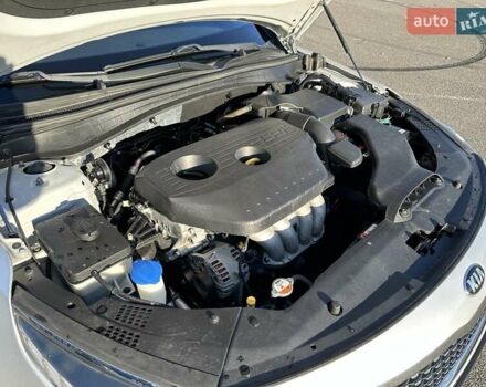 Сірий Кіа K5, об'ємом двигуна 2 л та пробігом 106 тис. км за 13300 $, фото 12 на Automoto.ua