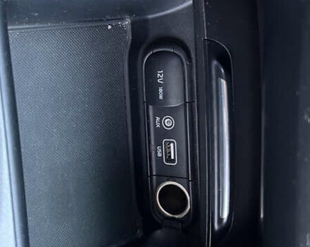 Сірий Кіа K5, об'ємом двигуна 2 л та пробігом 267 тис. км за 13700 $, фото 10 на Automoto.ua