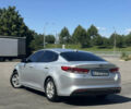 Серый Киа K5, объемом двигателя 2 л и пробегом 200 тыс. км за 12000 $, фото 5 на Automoto.ua