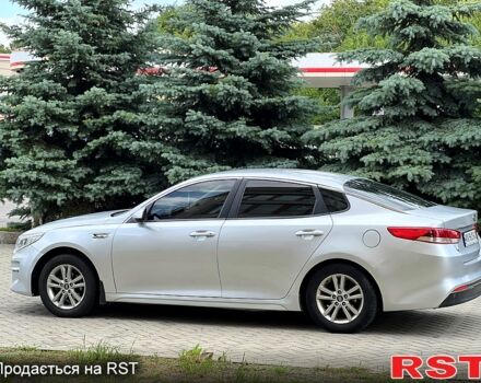 Серый Киа K5, объемом двигателя 2 л и пробегом 200 тыс. км за 9600 $, фото 7 на Automoto.ua
