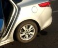 Серый Киа K5, объемом двигателя 2 л и пробегом 290 тыс. км за 12000 $, фото 20 на Automoto.ua