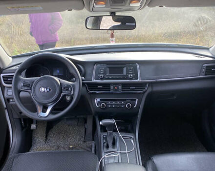 Сірий Кіа K5, об'ємом двигуна 2 л та пробігом 142 тис. км за 10000 $, фото 13 на Automoto.ua