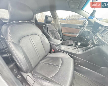 Серый Киа K5, объемом двигателя 2 л и пробегом 307 тыс. км за 8950 $, фото 13 на Automoto.ua