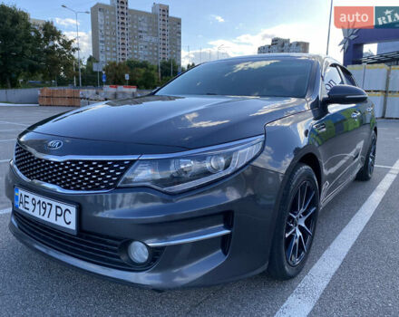 Серый Киа K5, объемом двигателя 2 л и пробегом 380 тыс. км за 13900 $, фото 2 на Automoto.ua