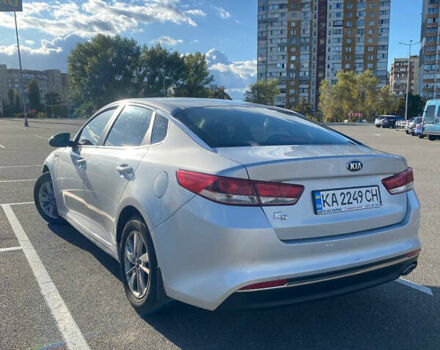 Серый Киа K5, объемом двигателя 2 л и пробегом 318 тыс. км за 10600 $, фото 6 на Automoto.ua