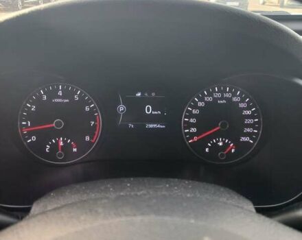 Сірий Кіа K5, об'ємом двигуна 2 л та пробігом 240 тис. км за 12000 $, фото 6 на Automoto.ua