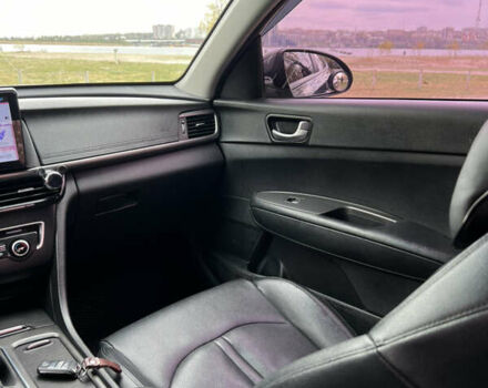 Сірий Кіа K5, об'ємом двигуна 2 л та пробігом 210 тис. км за 13100 $, фото 6 на Automoto.ua